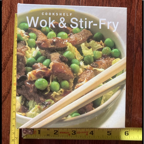Wok & Stir-fry Cookshelf Cookbook - Picture 4 of 16